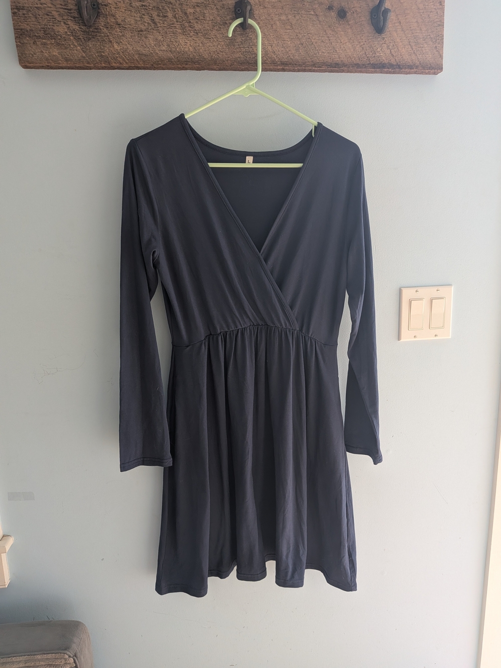 Women's Long Sleeve V-Neck Dress in Navy